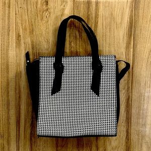 Gianni Bini Black & White Handbag - Item 001